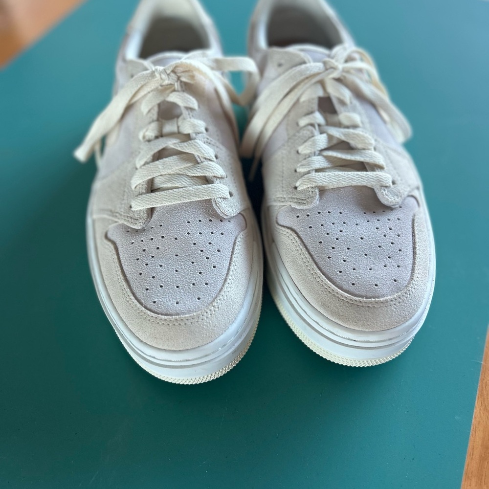Air 1 Jordan Elevate Low Tops. Coconut. W 9.5 - Picture 3 of 6
